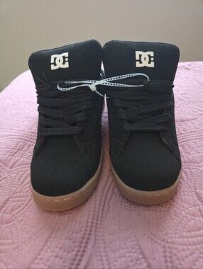 DC Black High-Top Men Skate Sneakers with Brown Outsole Size 10